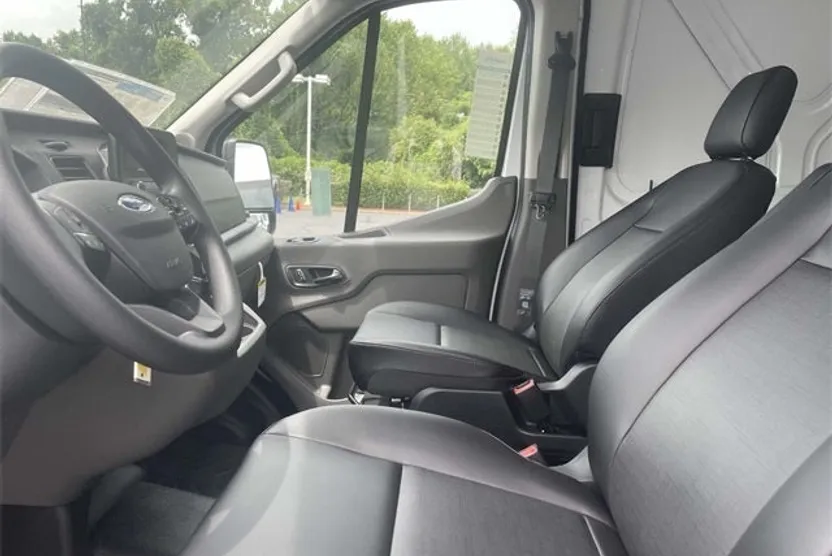 2025 Ford Transit Cargo Van photo 1