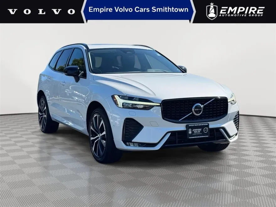 2023 Volvo XC60 B5 Plus photo 1