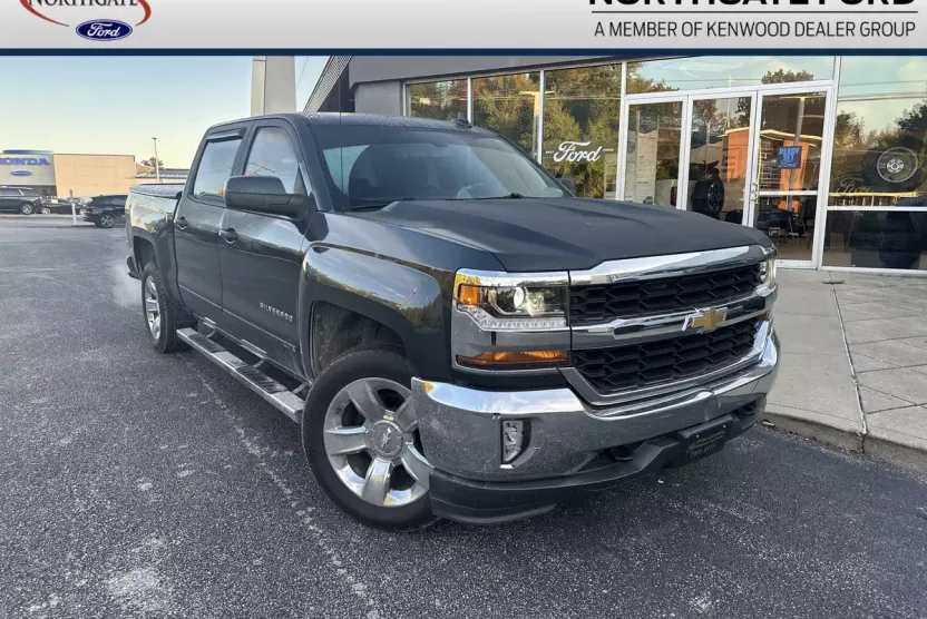 2018 Chevrolet Silverado 1500 LT photo 1