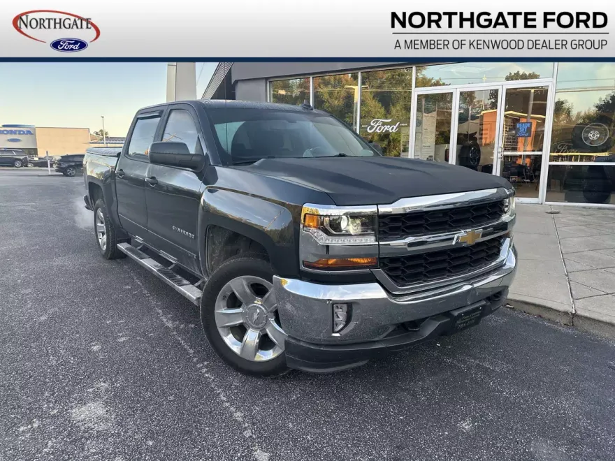2018 Chevrolet Silverado 1500 LT photo 1