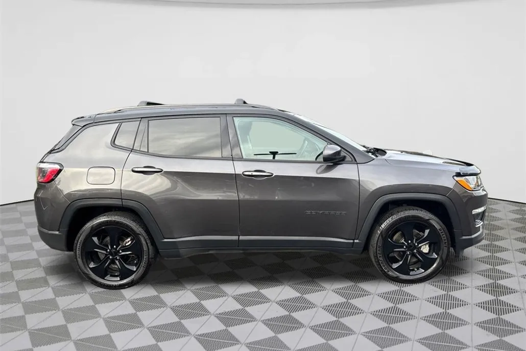 2021 Jeep Compass Altitude photo 1
