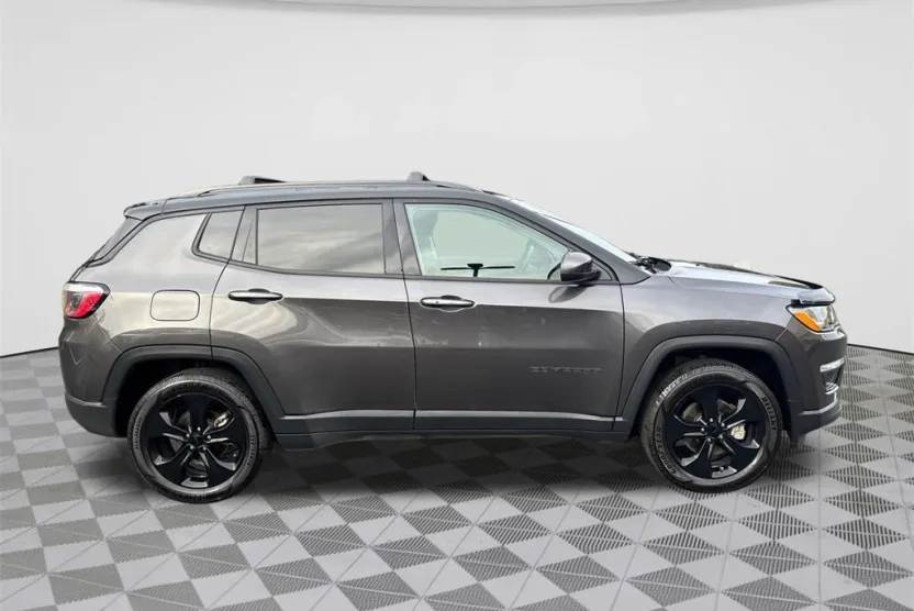 2021 Jeep Compass Altitude photo 1
