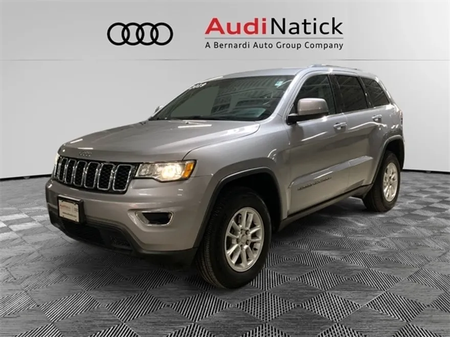 2019 Jeep Grand Cherokee Laredo E photo 1