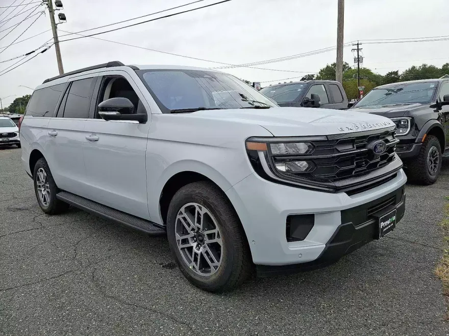 2025 Ford Expedition MAX photo 1