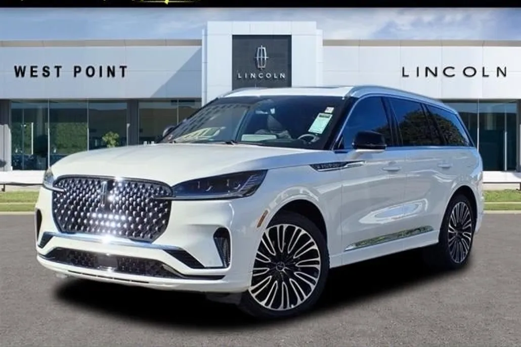 2025 Lincoln Aviator Black Label photo 1