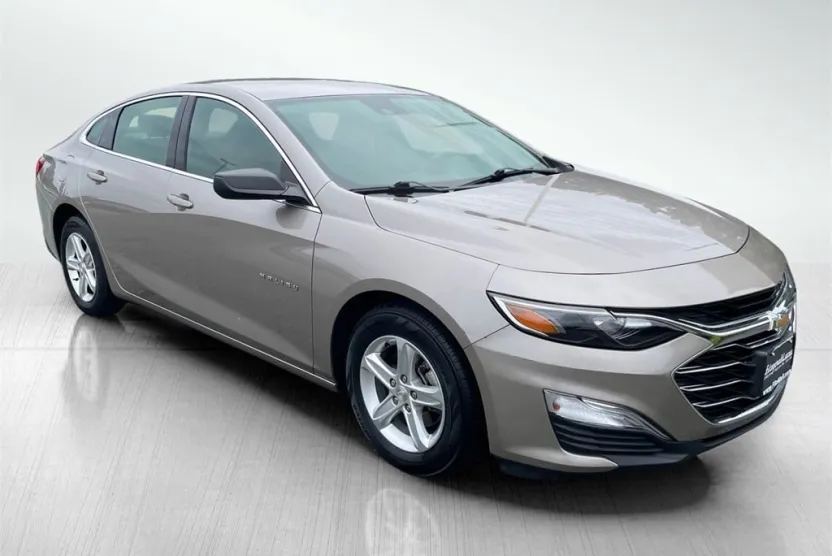 2023 Chevrolet Malibu photo 1