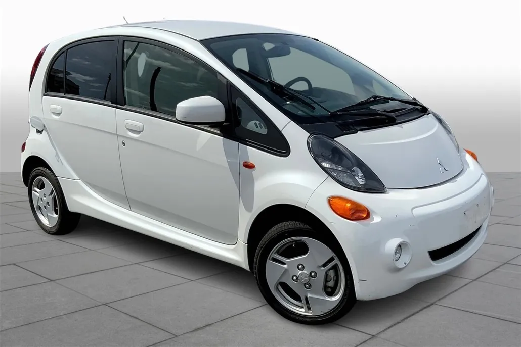 2014 Mitsubishi i-MiEV ES photo 1
