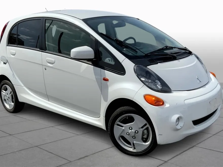 2014 Mitsubishi i-MiEV ES photo 1