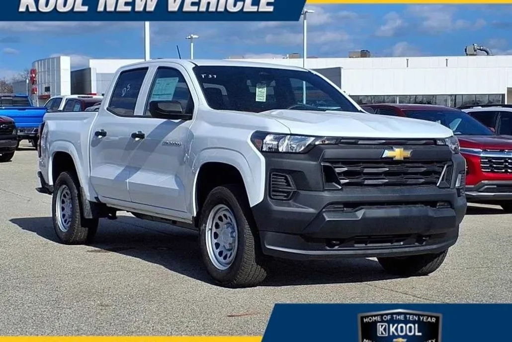 2025 Chevrolet Colorado LT photo 1