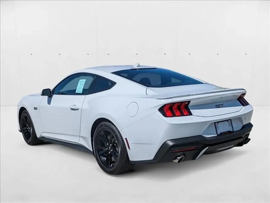 2025 Ford Mustang GT photo 1