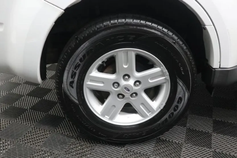 2010 Ford Escape Hybrid photo 1