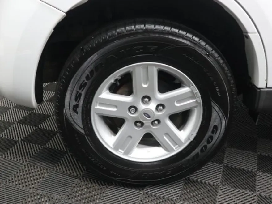 2010 Ford Escape Hybrid photo 1