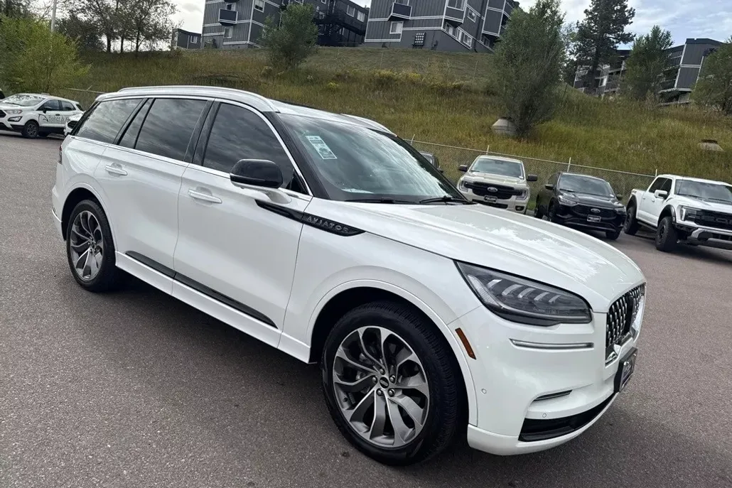 2023 Lincoln Aviator Grand Touring photo 1