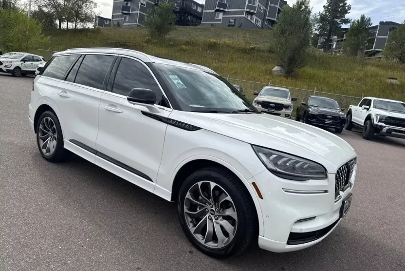 2023 Lincoln Aviator Grand Touring photo 1