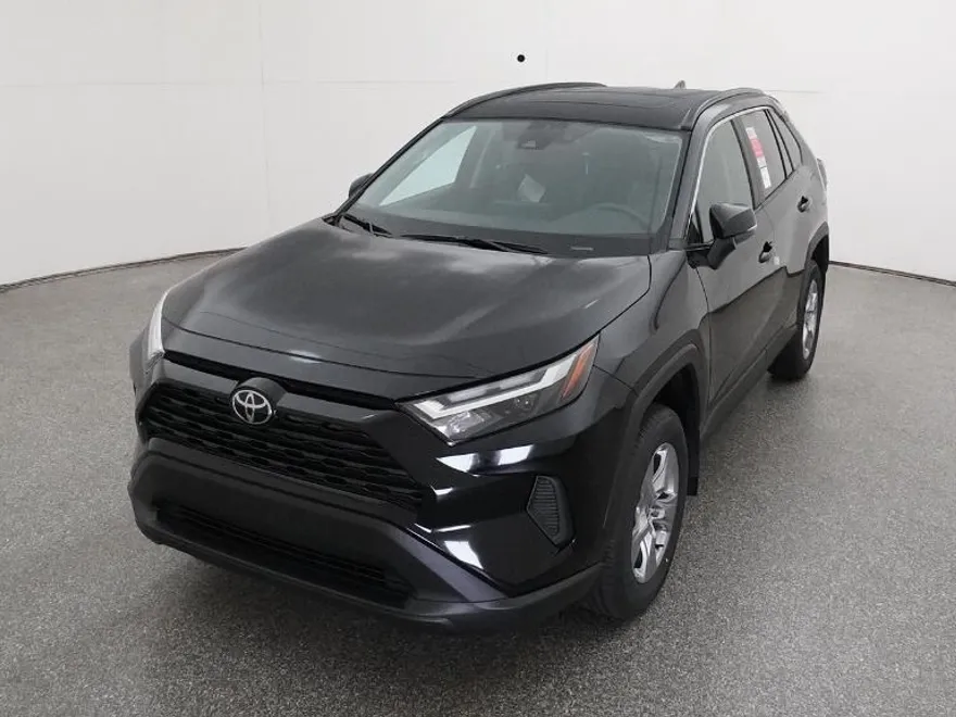 2025 Toyota RAV4 XLE photo 1
