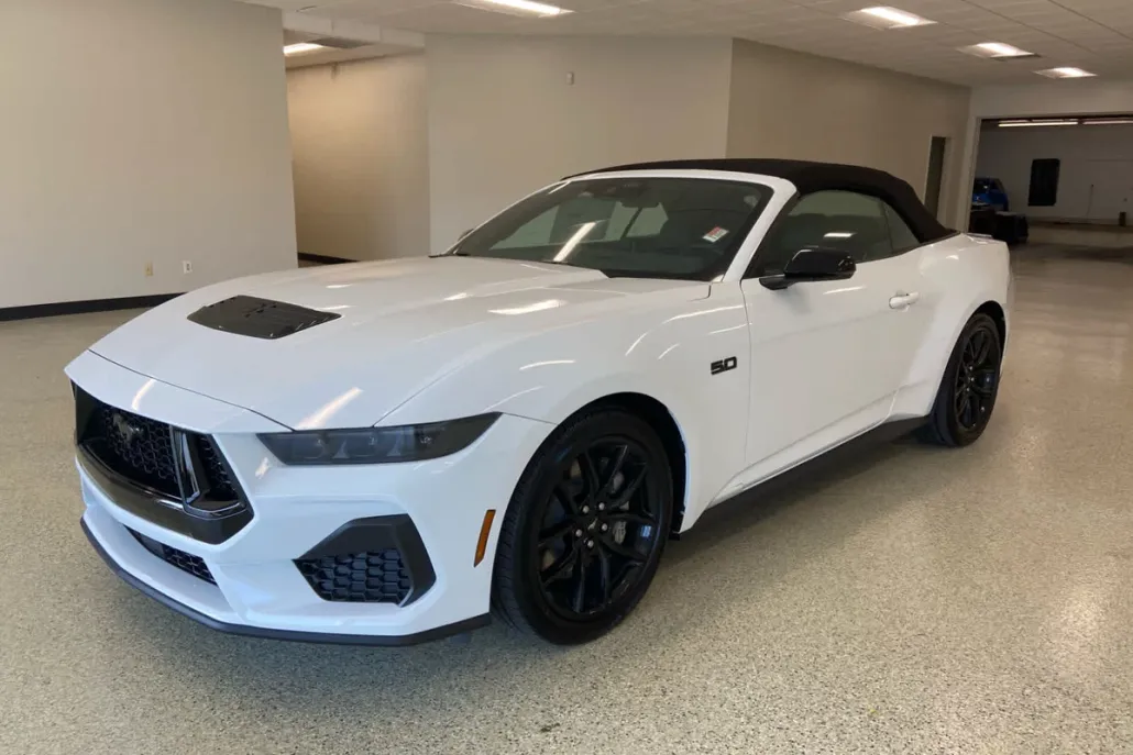 2025 Ford Mustang GT Premium Convertible photo 1