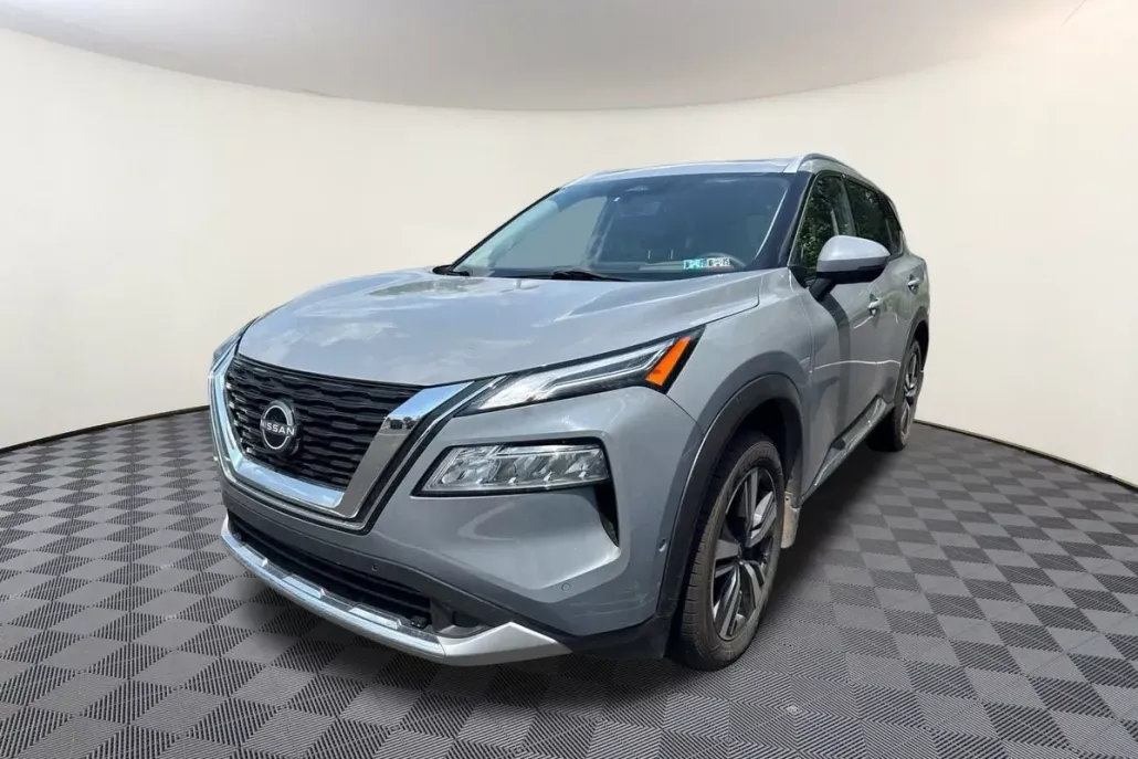 2023 Nissan Rogue Platinum photo 1