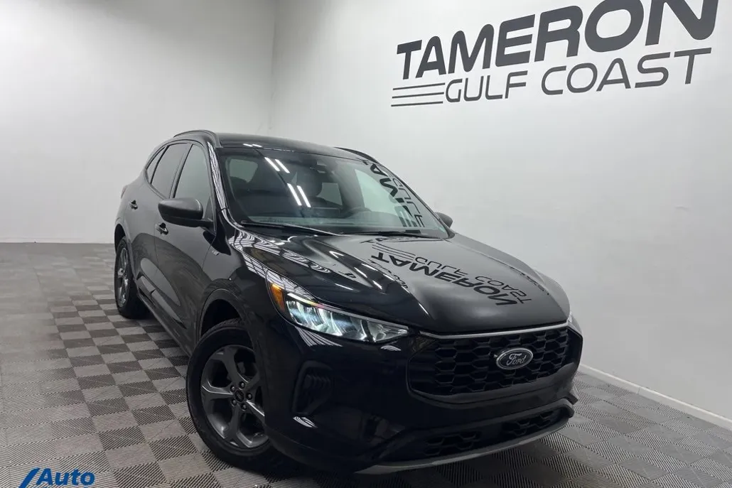 2023 Ford Escape ST-Line photo 1