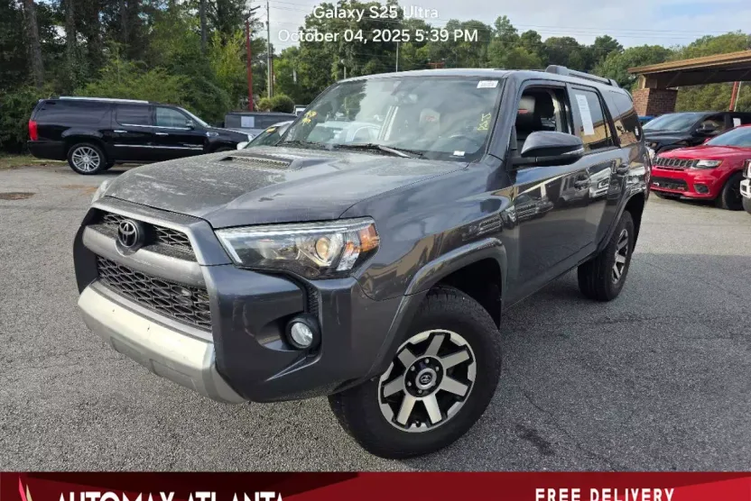 2019 Toyota 4Runner SR5 photo 1