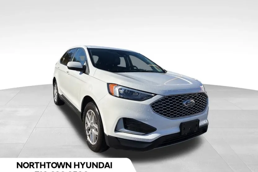 2023 Ford Edge SEL photo 1