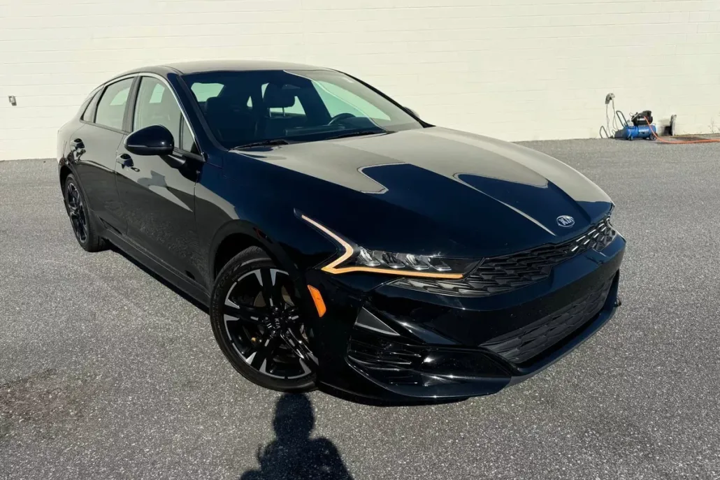 2021 Kia K5 GT-Line photo 1