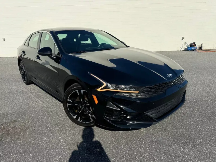 2021 Kia K5 GT-Line photo 1