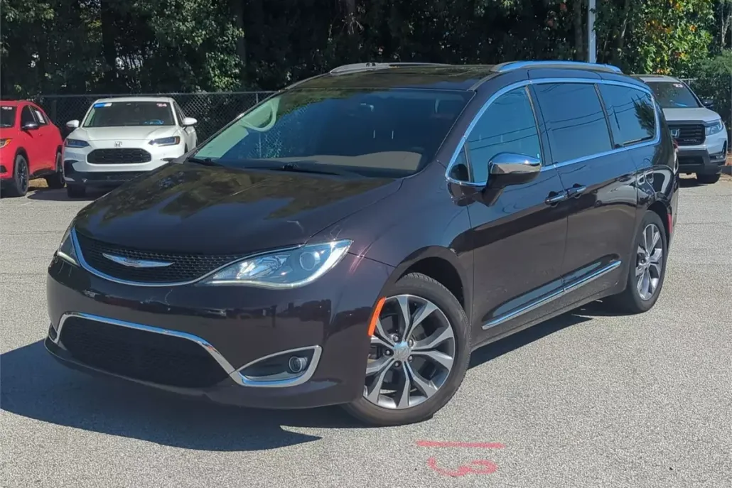 2017 Chrysler Pacifica Limited photo 1