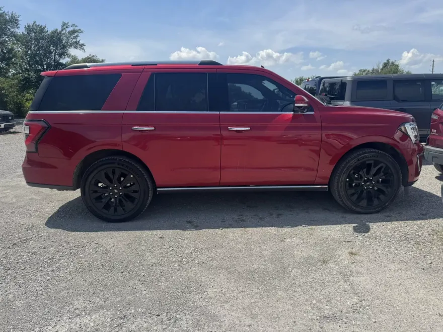2020 Ford Expedition Limited photo 1