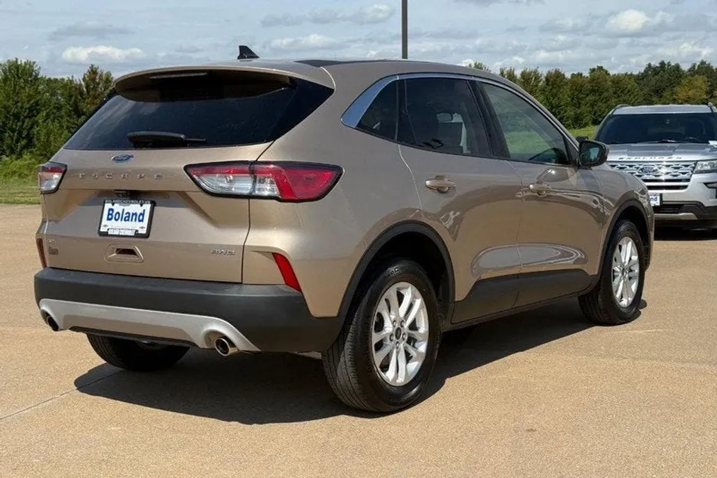 2021 Ford Escape SE photo 1