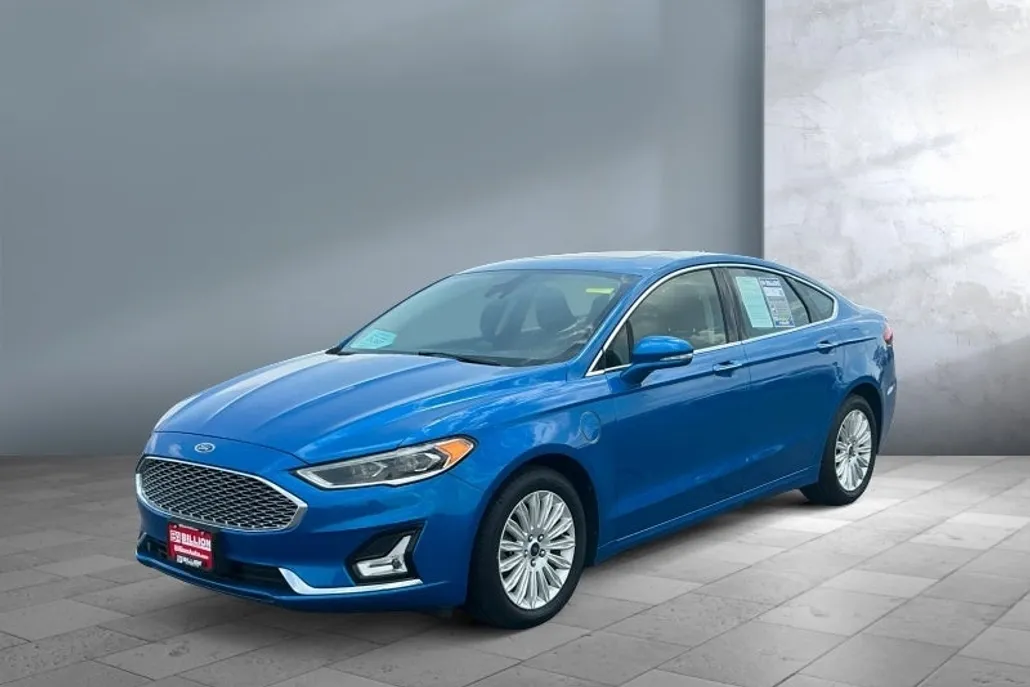 2019 Ford Fusion Energi Titanium photo 1