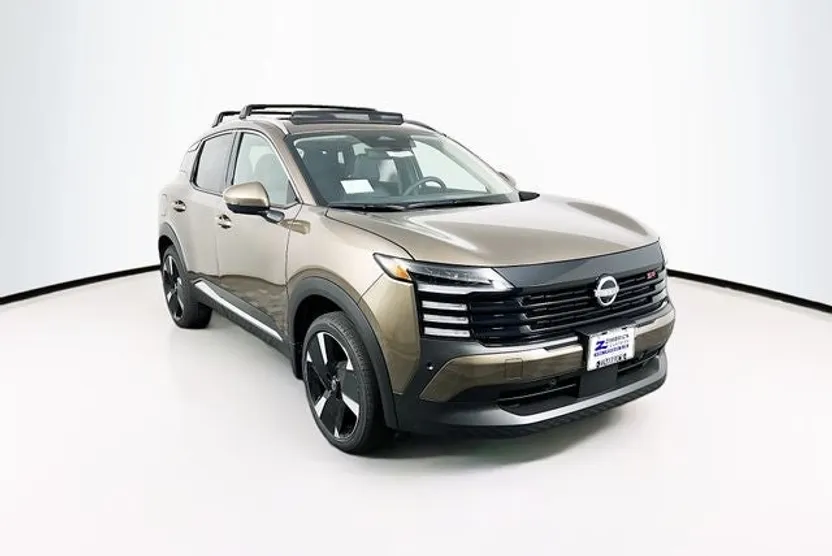 2025 Nissan Kicks SR photo 1
