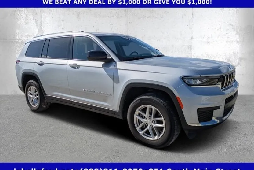 2022 Jeep Grand Cherokee Laredo photo 1