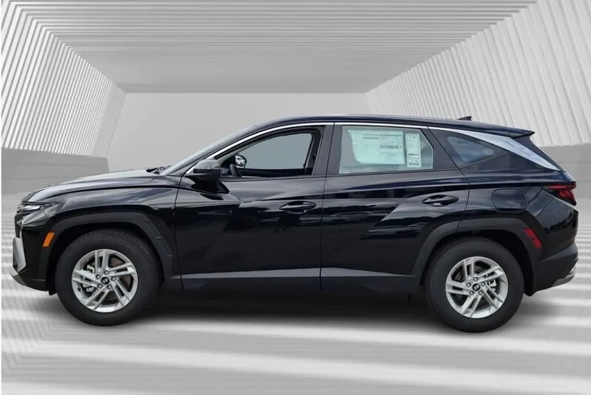 2026 Hyundai Tucson SE photo 1