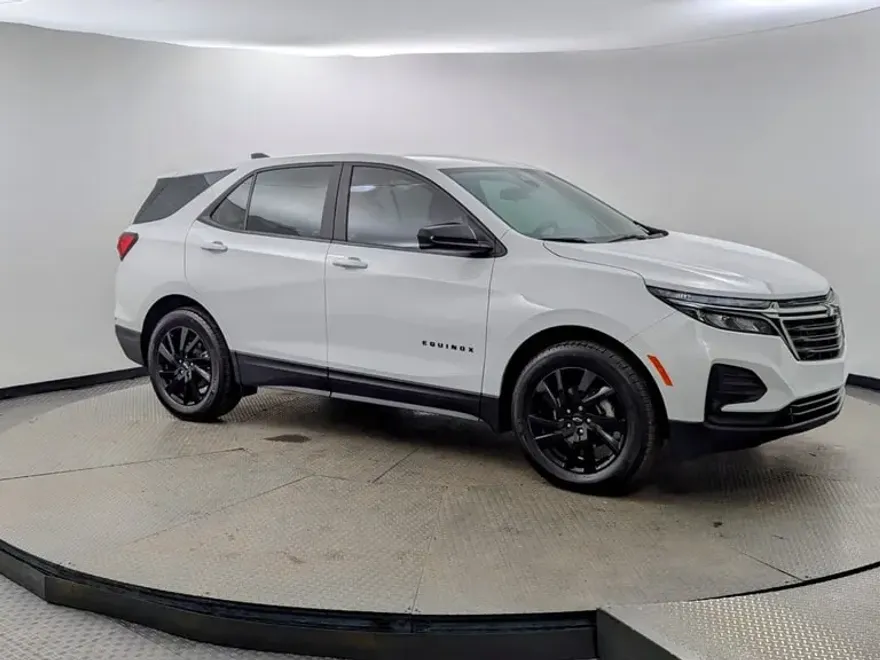 2024 Chevrolet Equinox LS photo 1