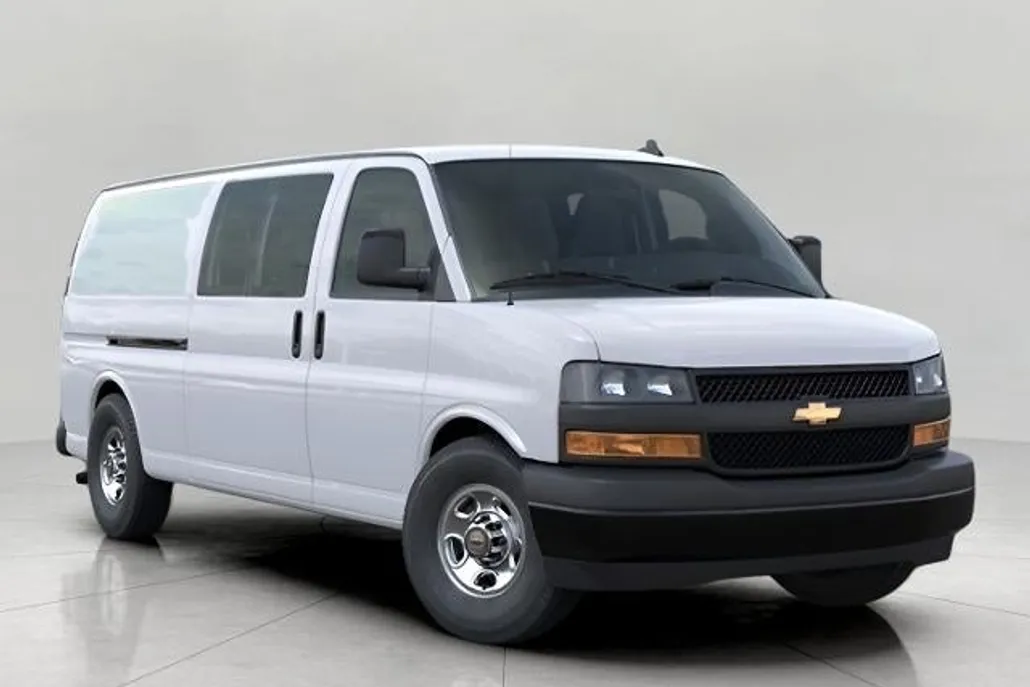2025 Chevrolet Express Cargo 3500 Base photo 1