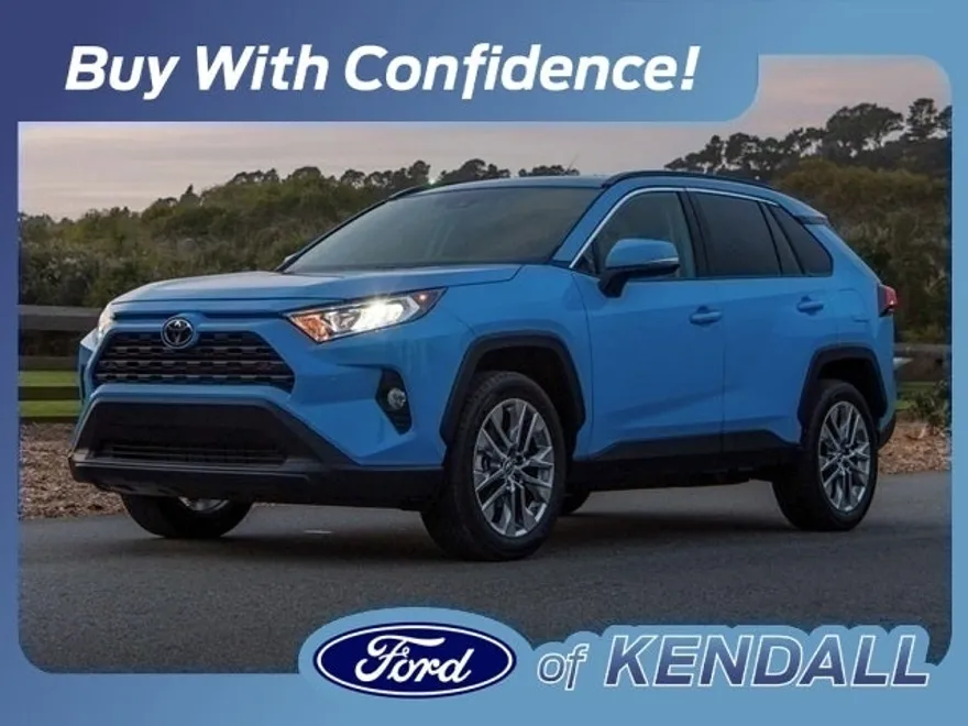 2021 Toyota RAV4 XLE photo 1