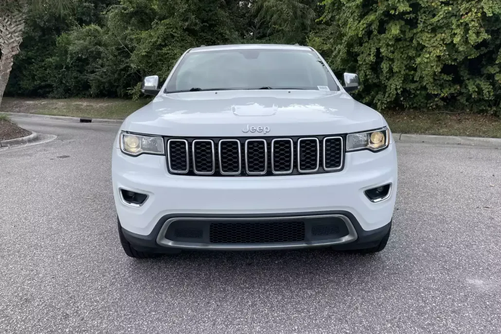 2017 Jeep Grand Cherokee Limited photo 1