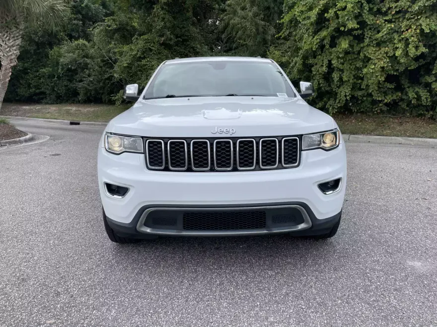 2017 Jeep Grand Cherokee Limited photo 1
