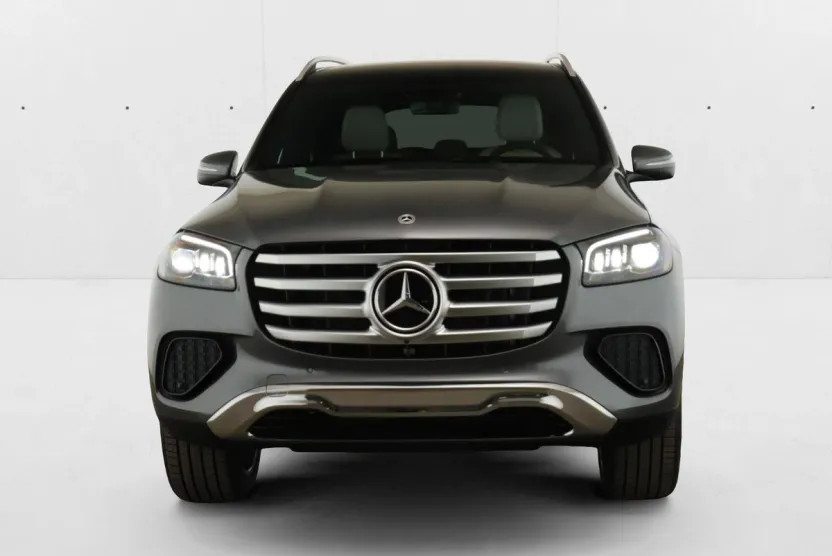 2025 Mercedes Benz GLS 450 4MATIC photo 1
