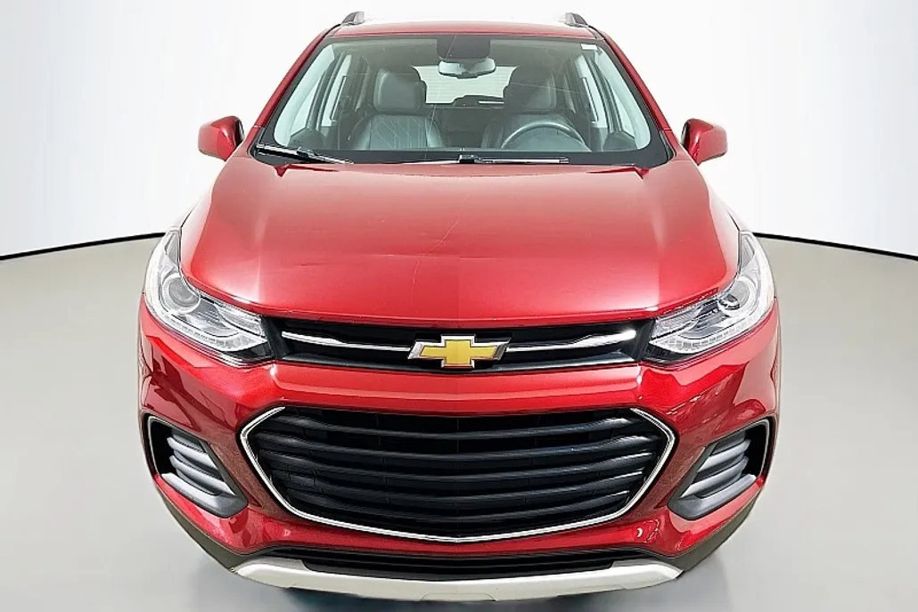 2022 Chevrolet Trax LT photo 1
