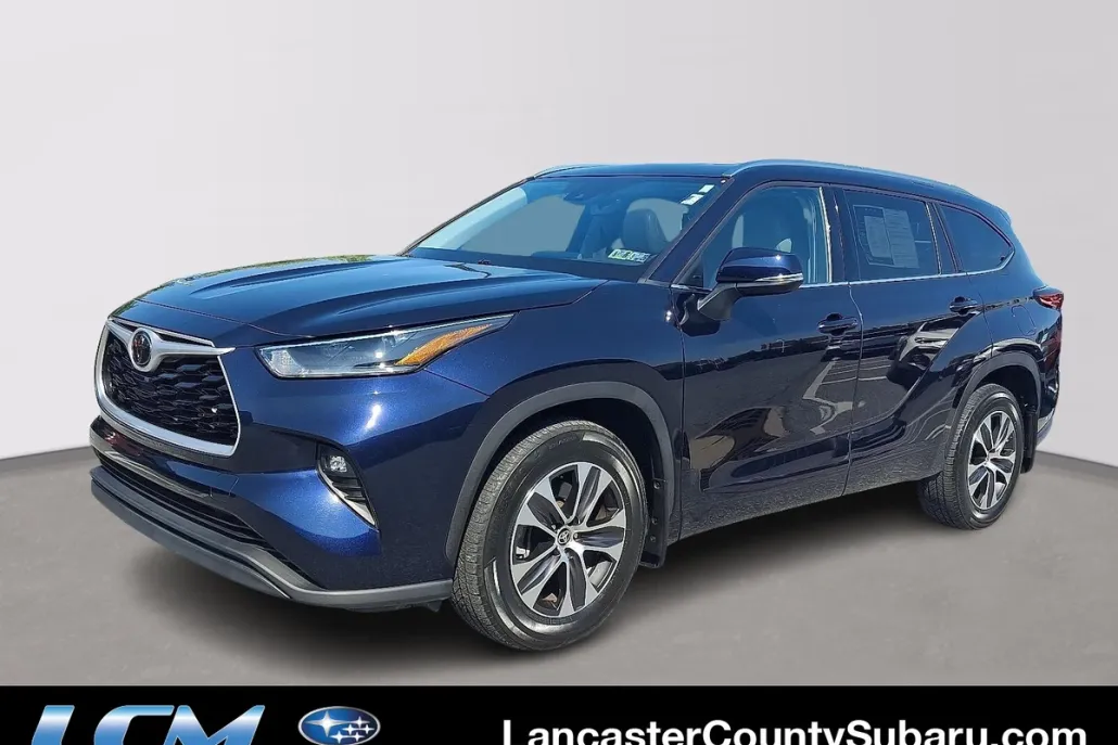 2021 Toyota Highlander XLE photo 1