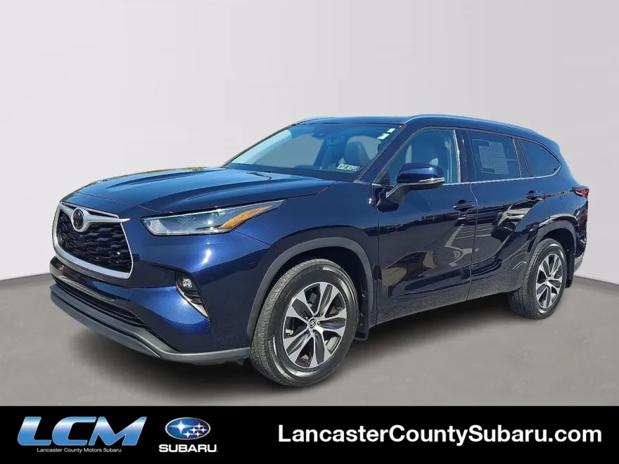 2021 Toyota Highlander XLE photo 1