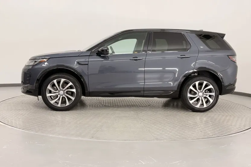 2025 Land Rover Discovery Sport Dynamic SE photo 1