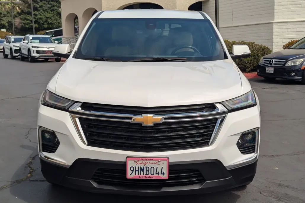 2023 Chevrolet Traverse 1LS photo 1