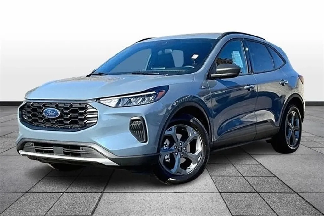2025 Ford Escape ST-Line photo 1