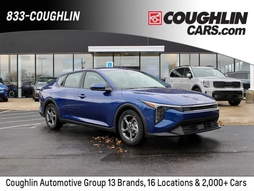 2025 Kia K4 LXS photo 1