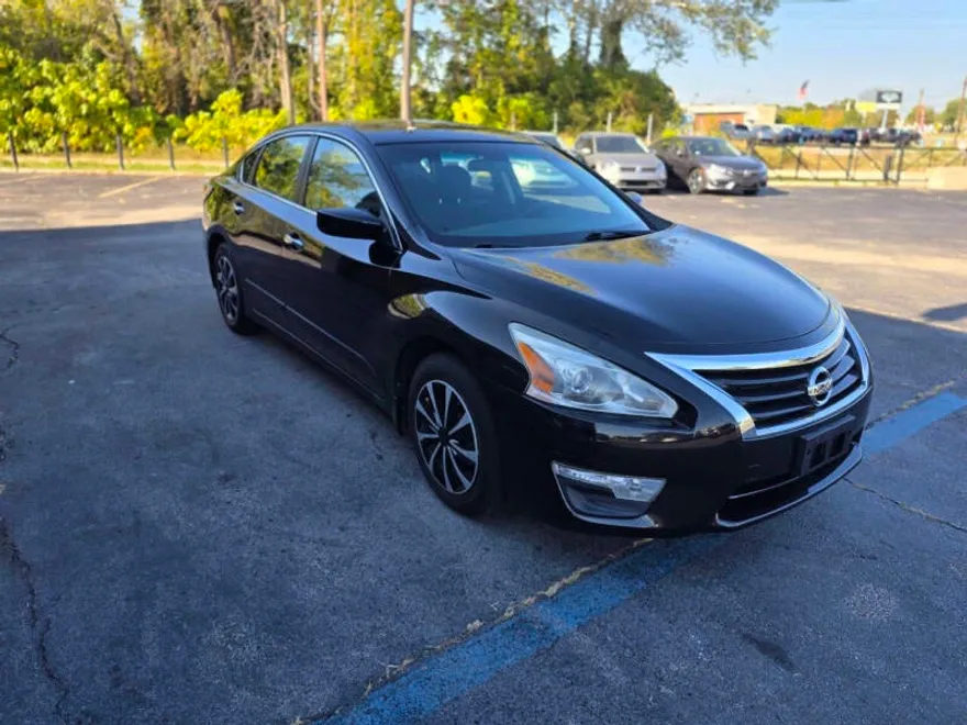2015 Nissan Altima 2.5 SV photo 1