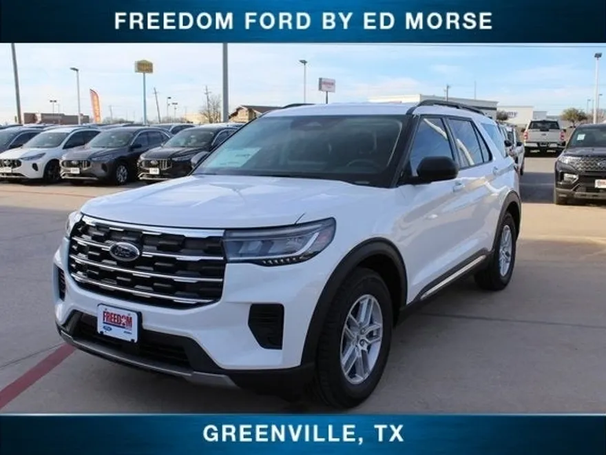 2025 Ford Explorer photo 1