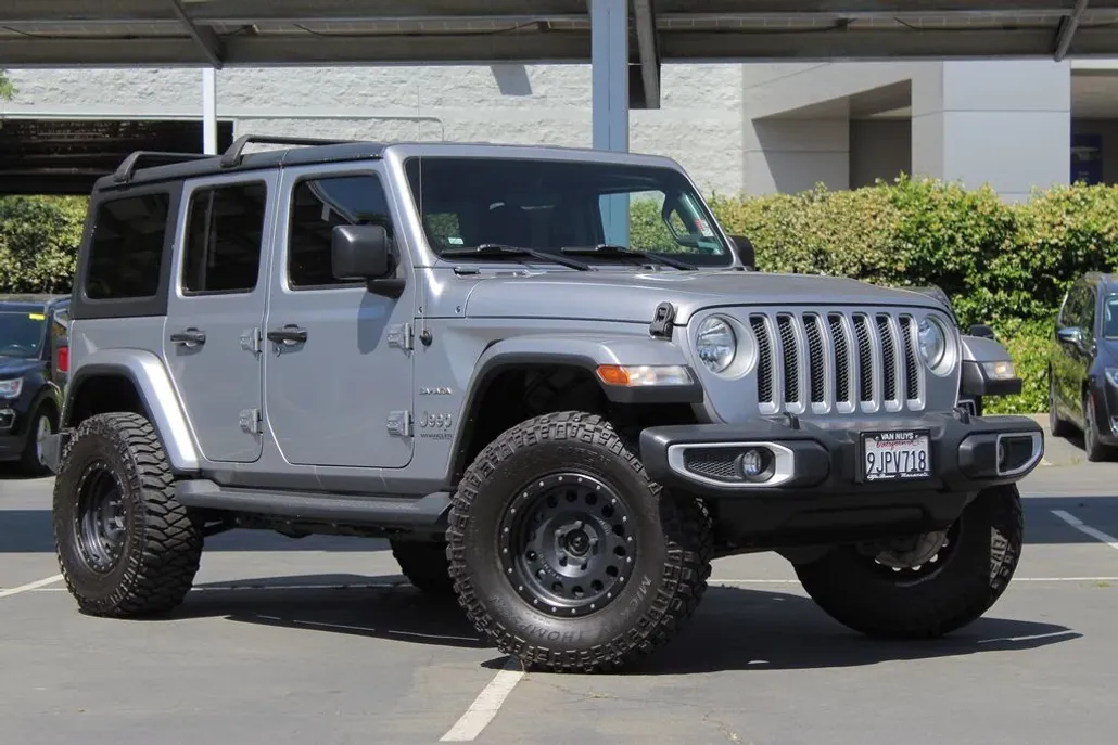 2020 Jeep Wrangler Unlimited Sahara photo 1
