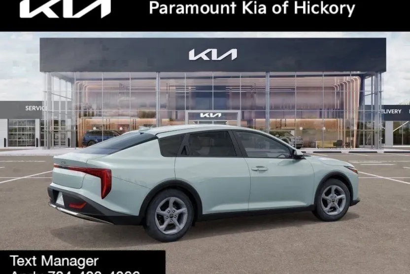 2025 Kia K4 LXS photo 1